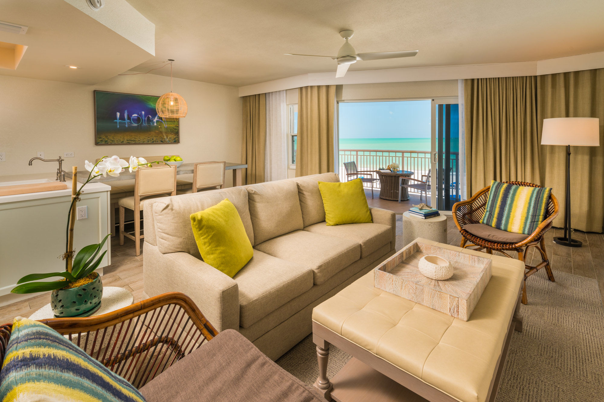 Beach House Suites By The Don Cesar Сант Пит Бич Номер фото